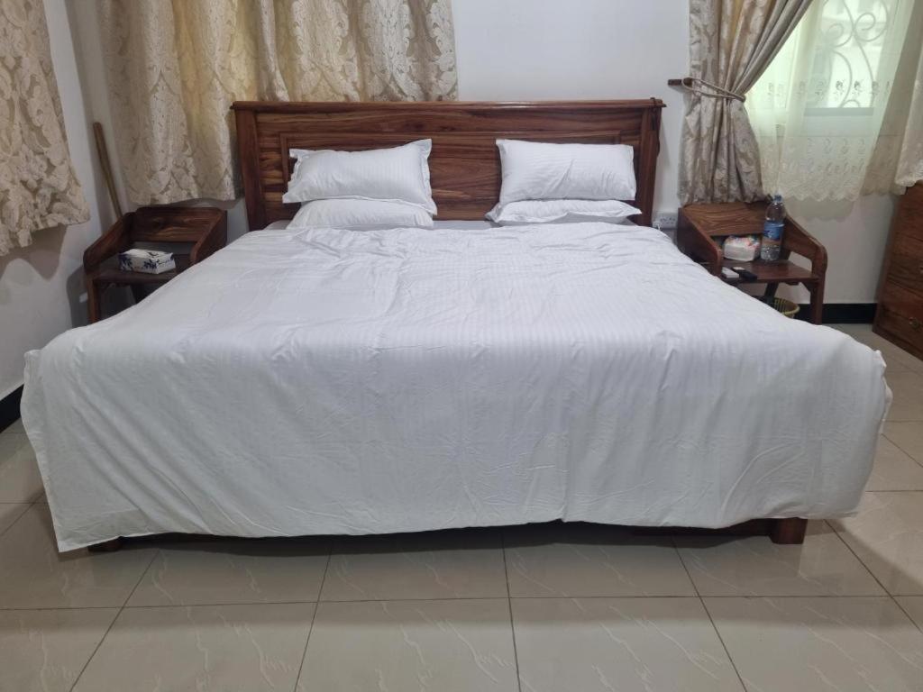 64 Zenj House Luxury Airport B&B Mbweni Exterior foto