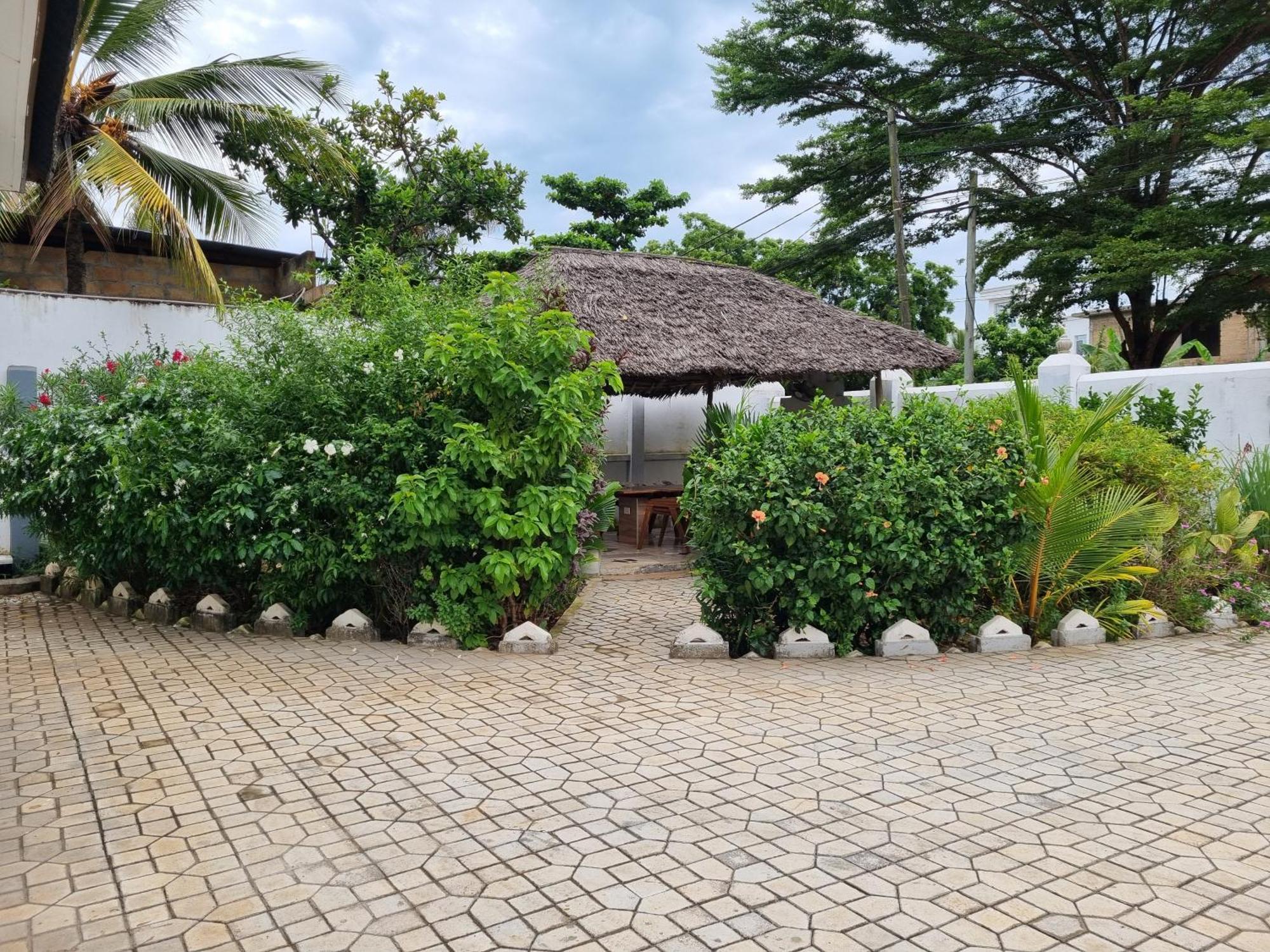 64 Zenj House Luxury Airport B&B Mbweni Exterior foto