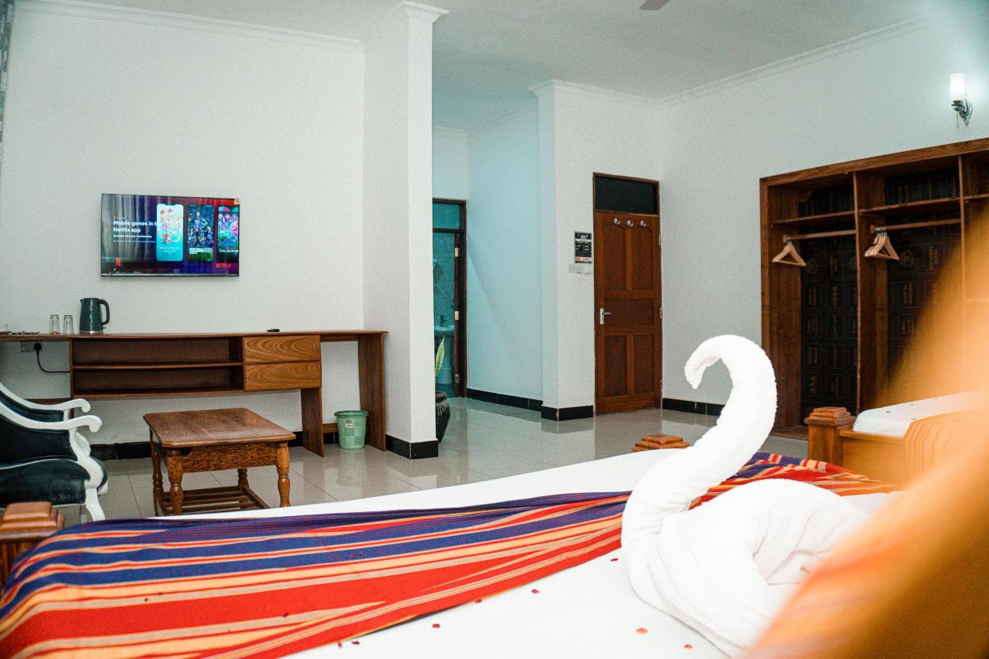 64 Zenj House Luxury Airport B&B Mbweni Exterior foto