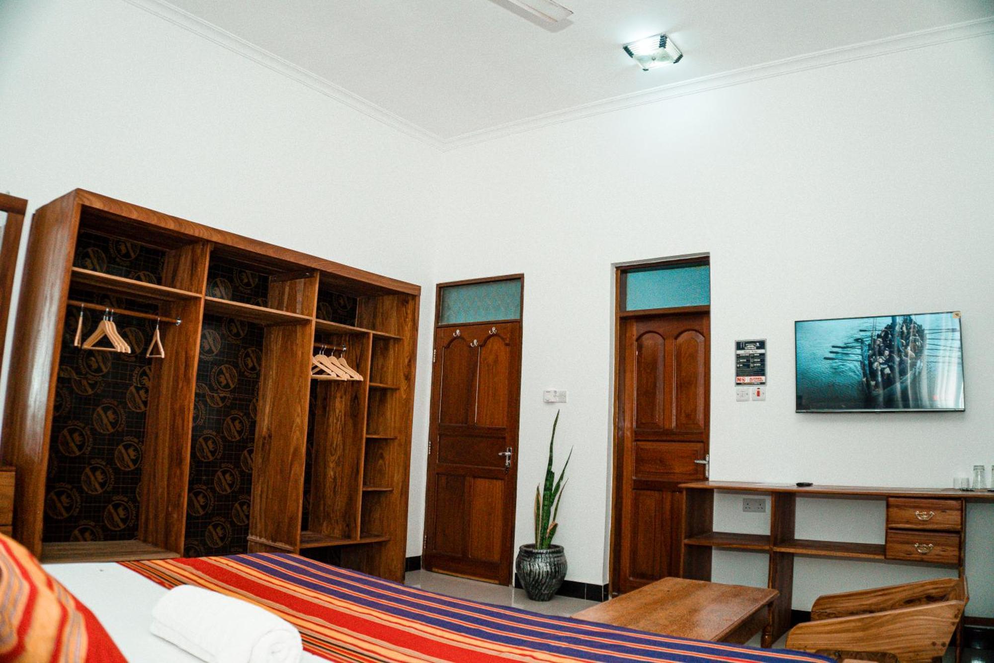 64 Zenj House Luxury Airport B&B Mbweni Exterior foto